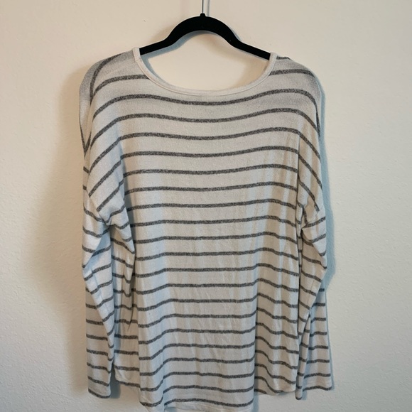 Target comfy striped top size L - Picture 2 of 2